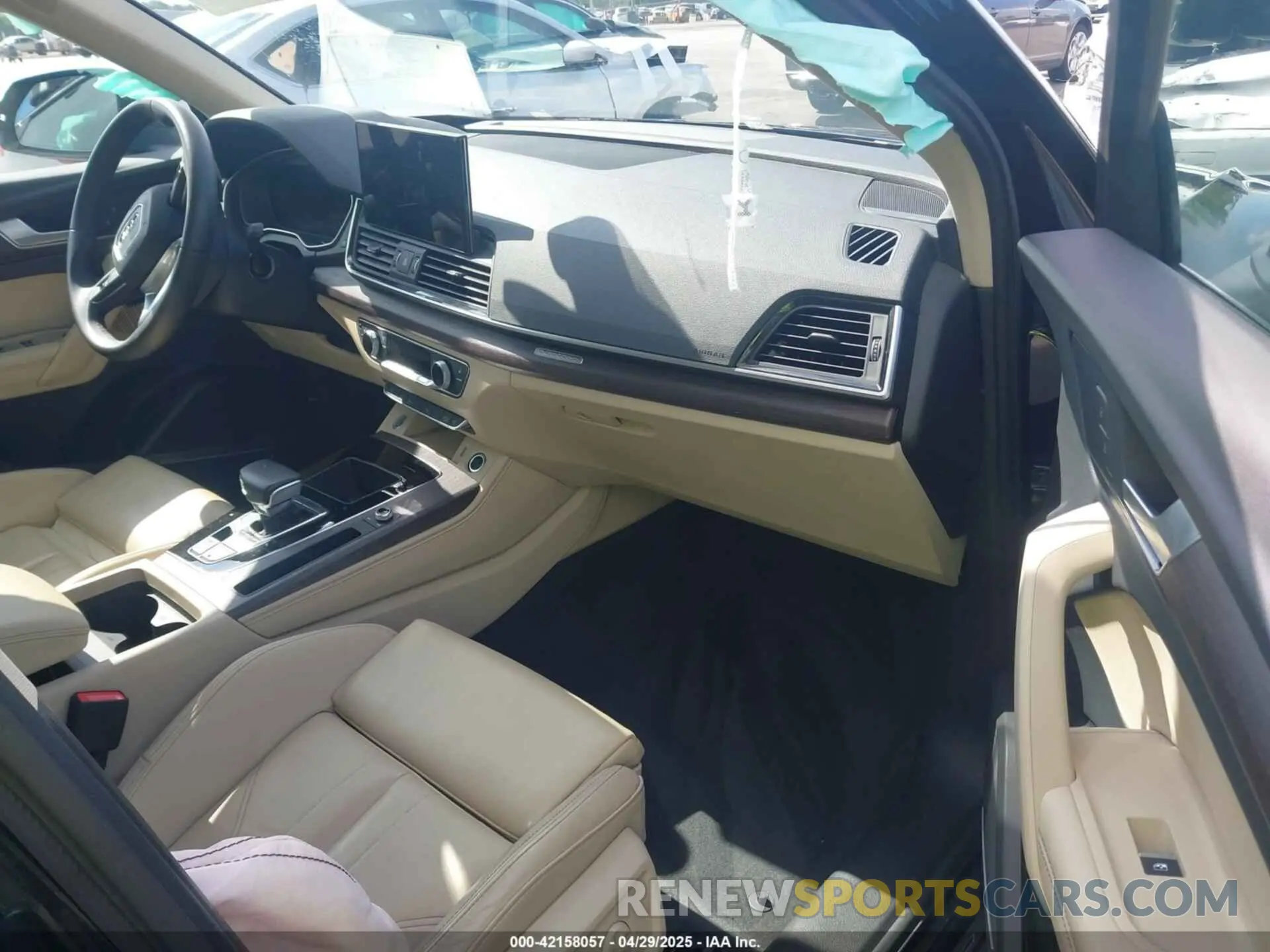 5 Photograph of a damaged car WA1EAAFY5R2030063 AUDI Q5 2024