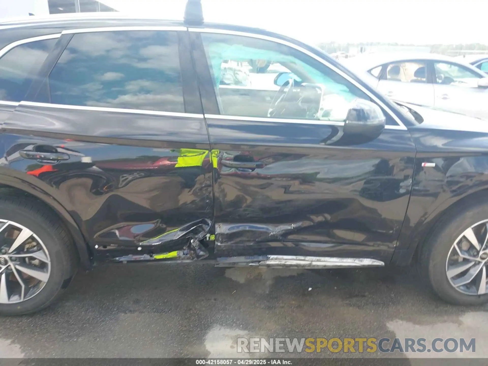 6 Photograph of a damaged car WA1EAAFY5R2030063 AUDI Q5 2024