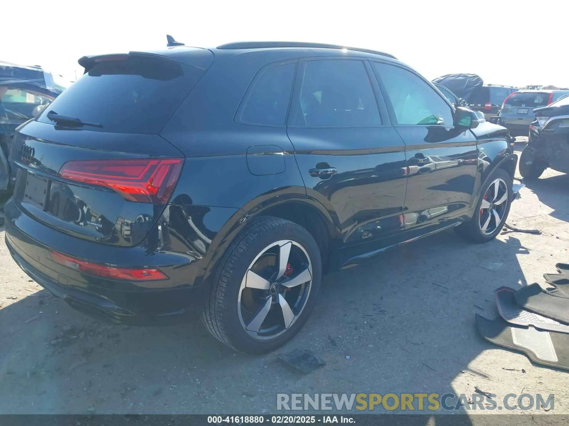 4 Photograph of a damaged car WA1EAAFY5R2120135 AUDI Q5 2024