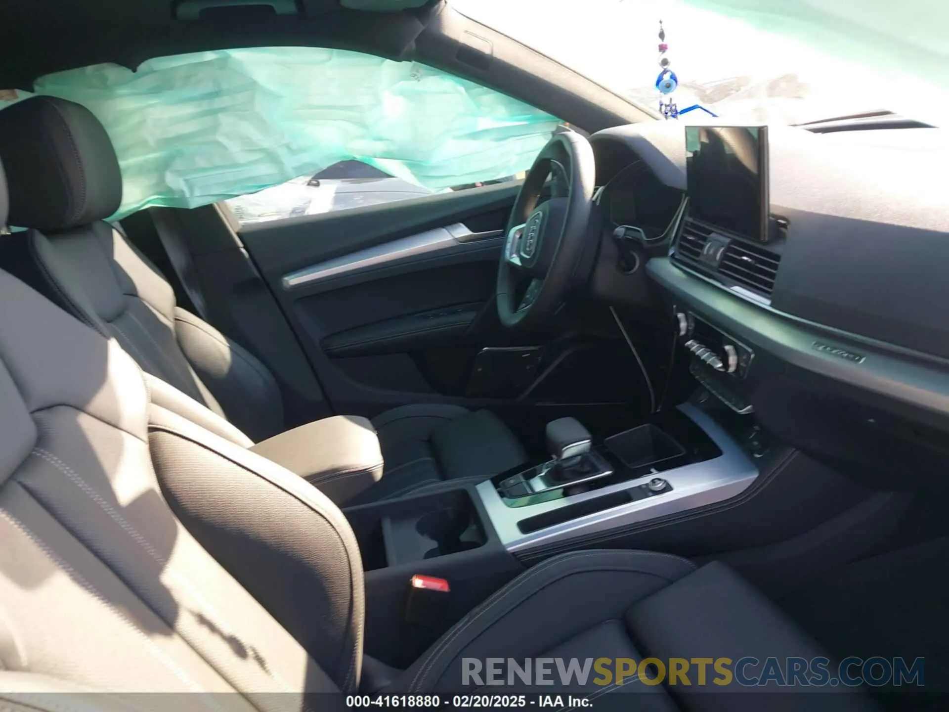 5 Photograph of a damaged car WA1EAAFY5R2120135 AUDI Q5 2024