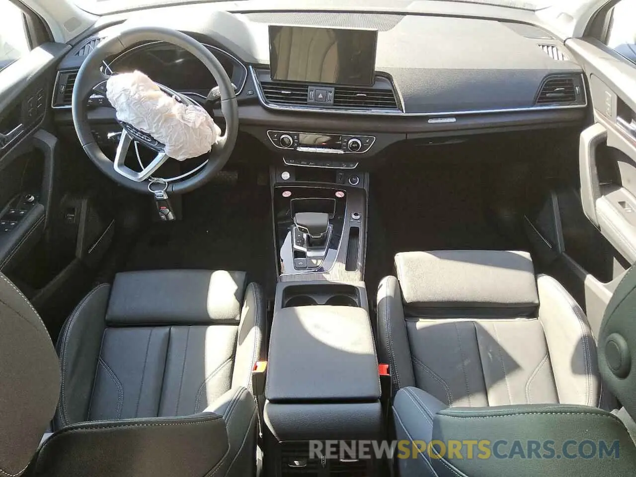 8 Photograph of a damaged car WA1EAAFY5R2131698 AUDI Q5 2024