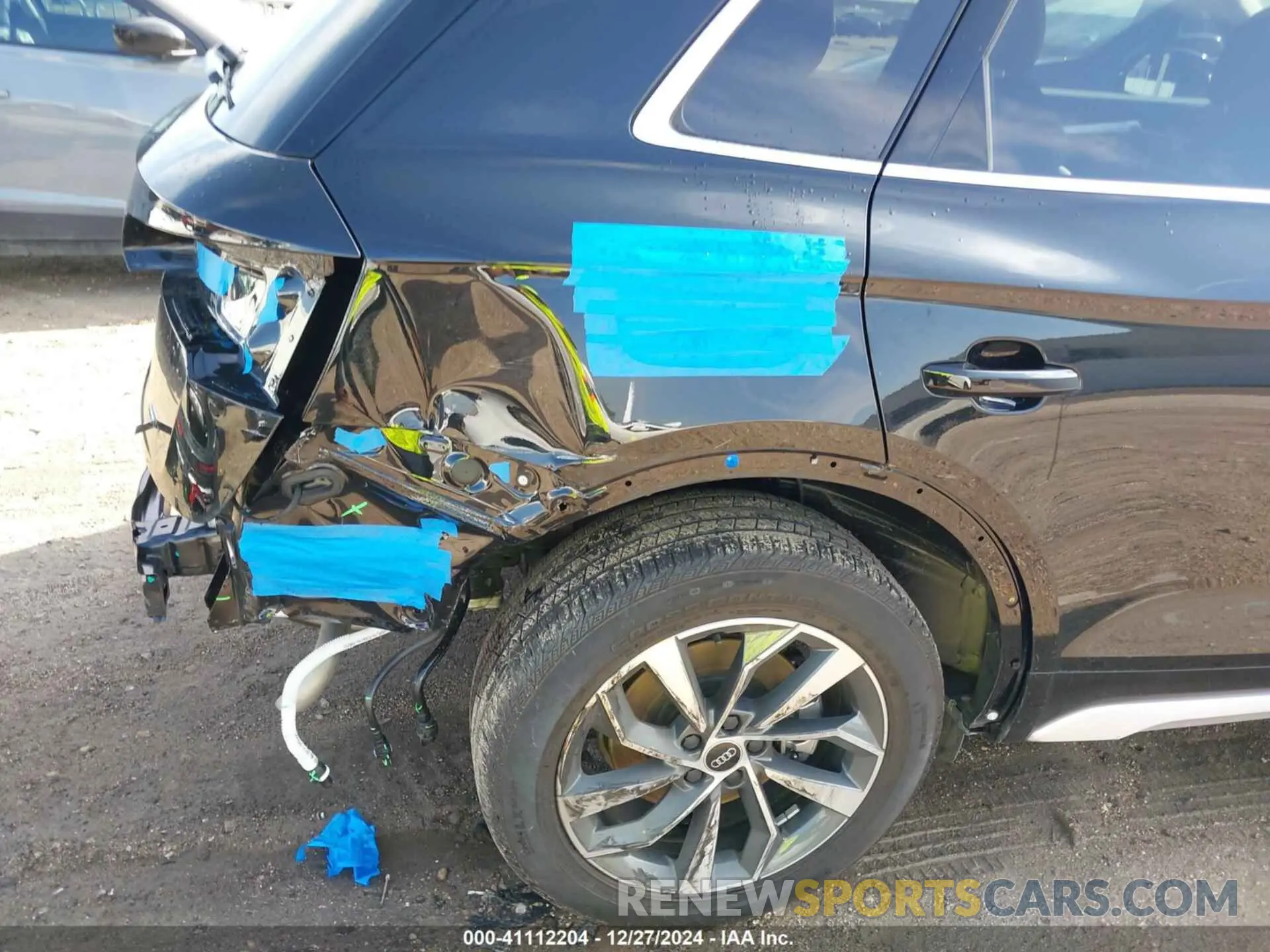 18 Photograph of a damaged car WA1EAAFY6R2047325 AUDI Q5 2024