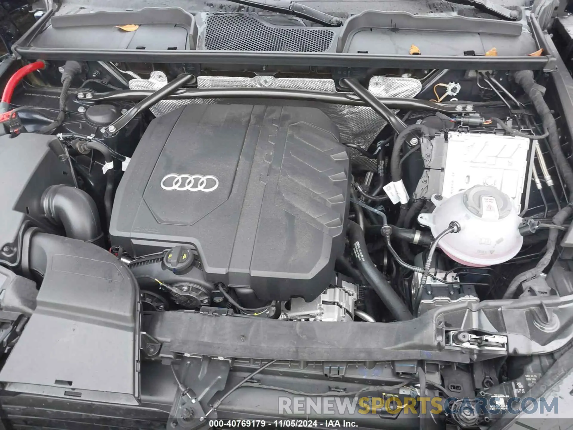 10 Photograph of a damaged car WA1EAAFY7R2140967 AUDI Q5 2024