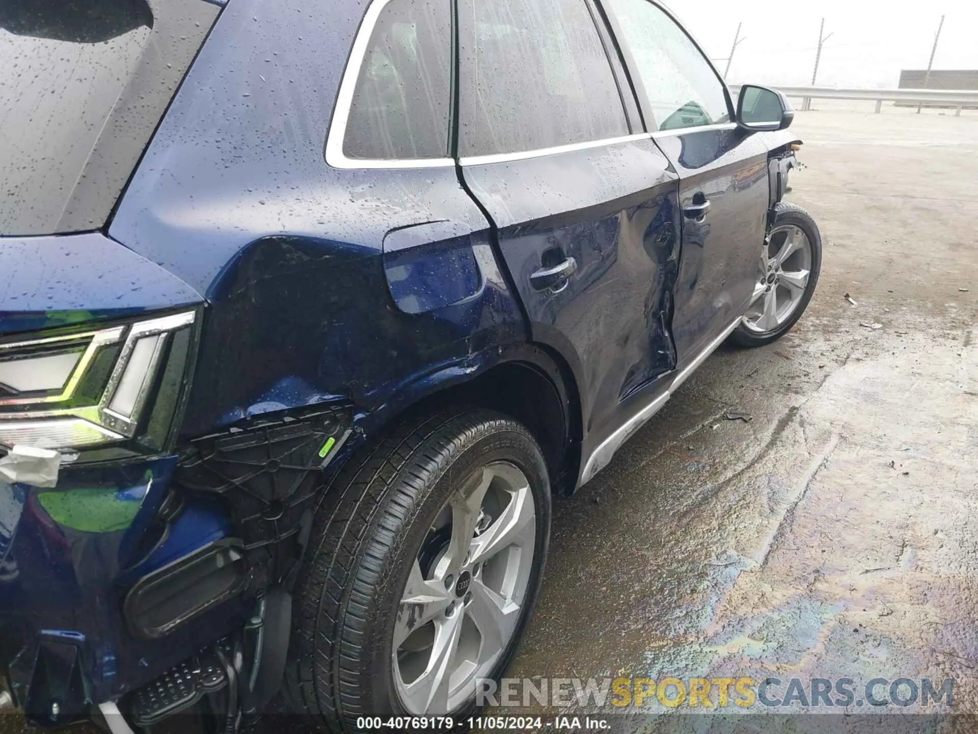 19 Photograph of a damaged car WA1EAAFY7R2140967 AUDI Q5 2024