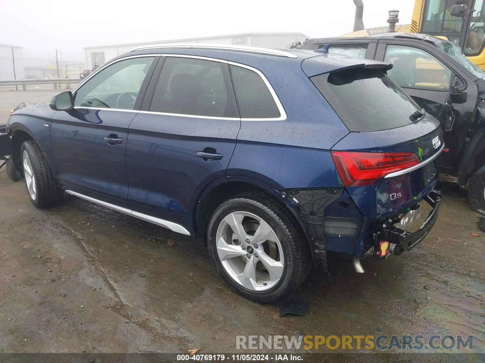 3 Photograph of a damaged car WA1EAAFY7R2140967 AUDI Q5 2024
