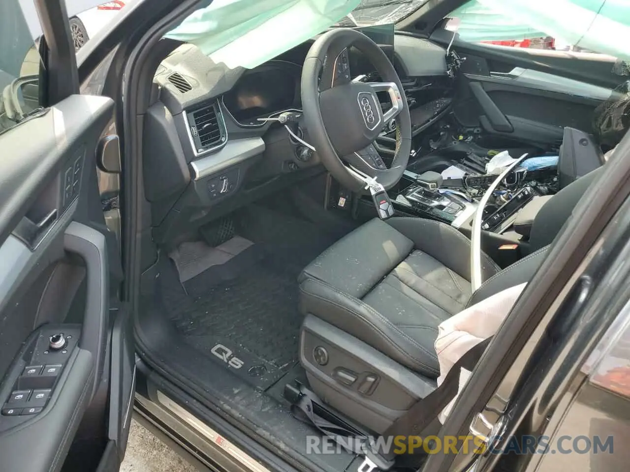 8 Photograph of a damaged car WA1EAAFY8R2109310 AUDI Q5 2024