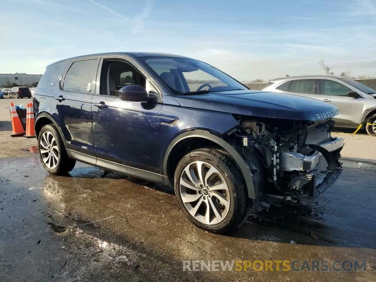 4 Photograph of a damaged car WA1EAAFY9R2060084 AUDI Q5 2024