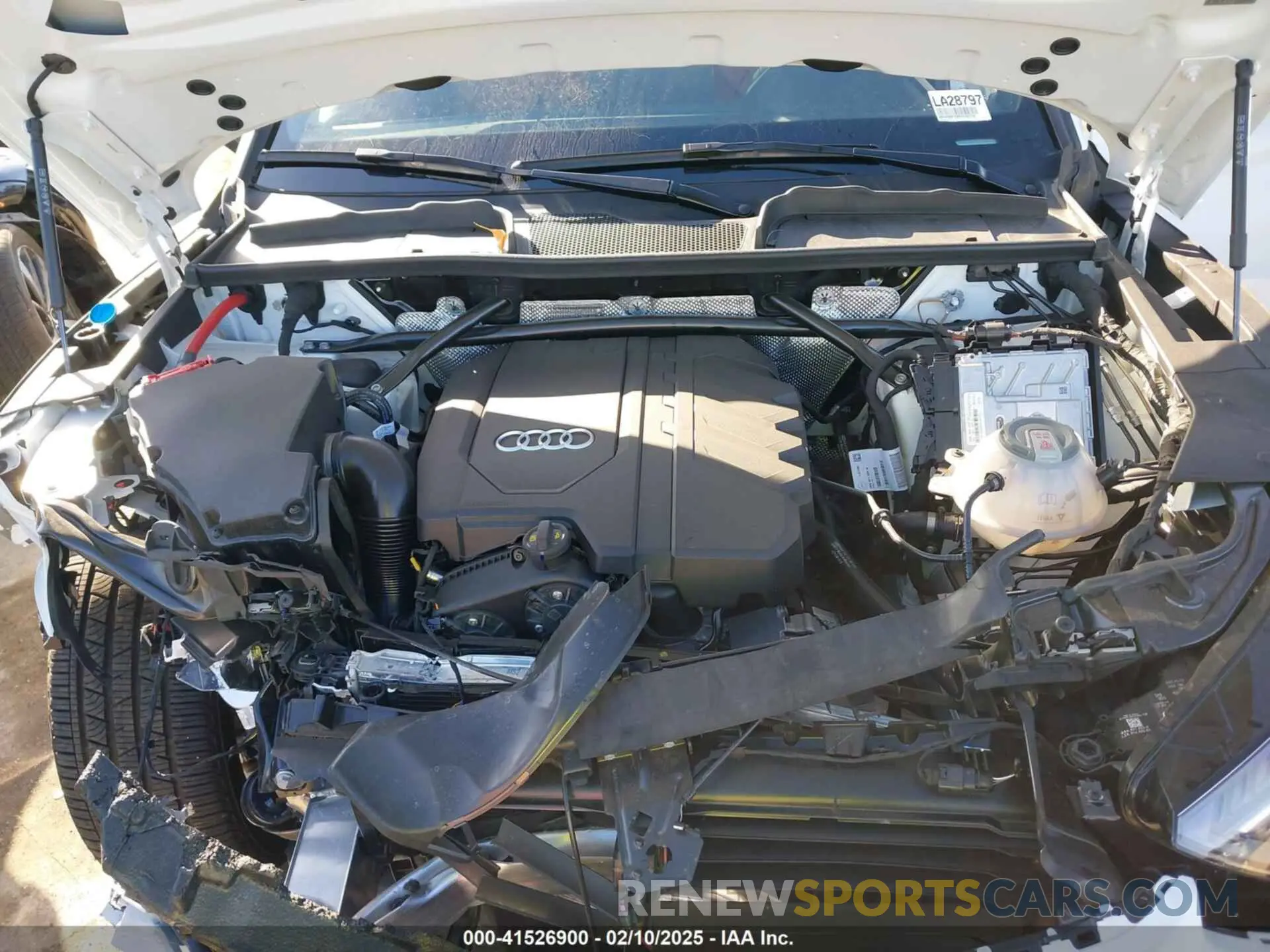10 Photograph of a damaged car WA1EAAFY9R2138718 AUDI Q5 2024