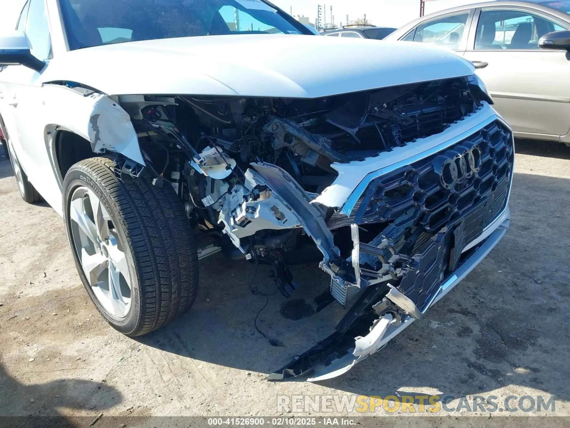 6 Photograph of a damaged car WA1EAAFY9R2138718 AUDI Q5 2024