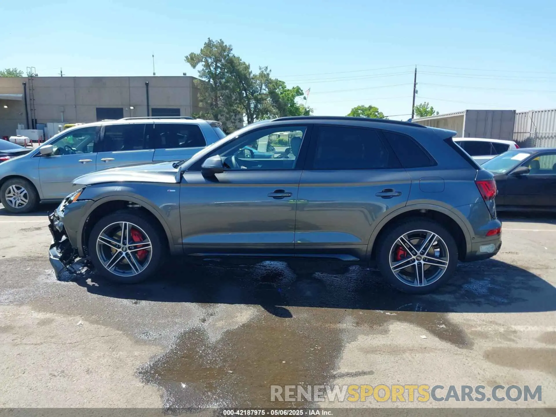 14 Photograph of a damaged car WA1F2AFY1R2100112 AUDI Q5 2024