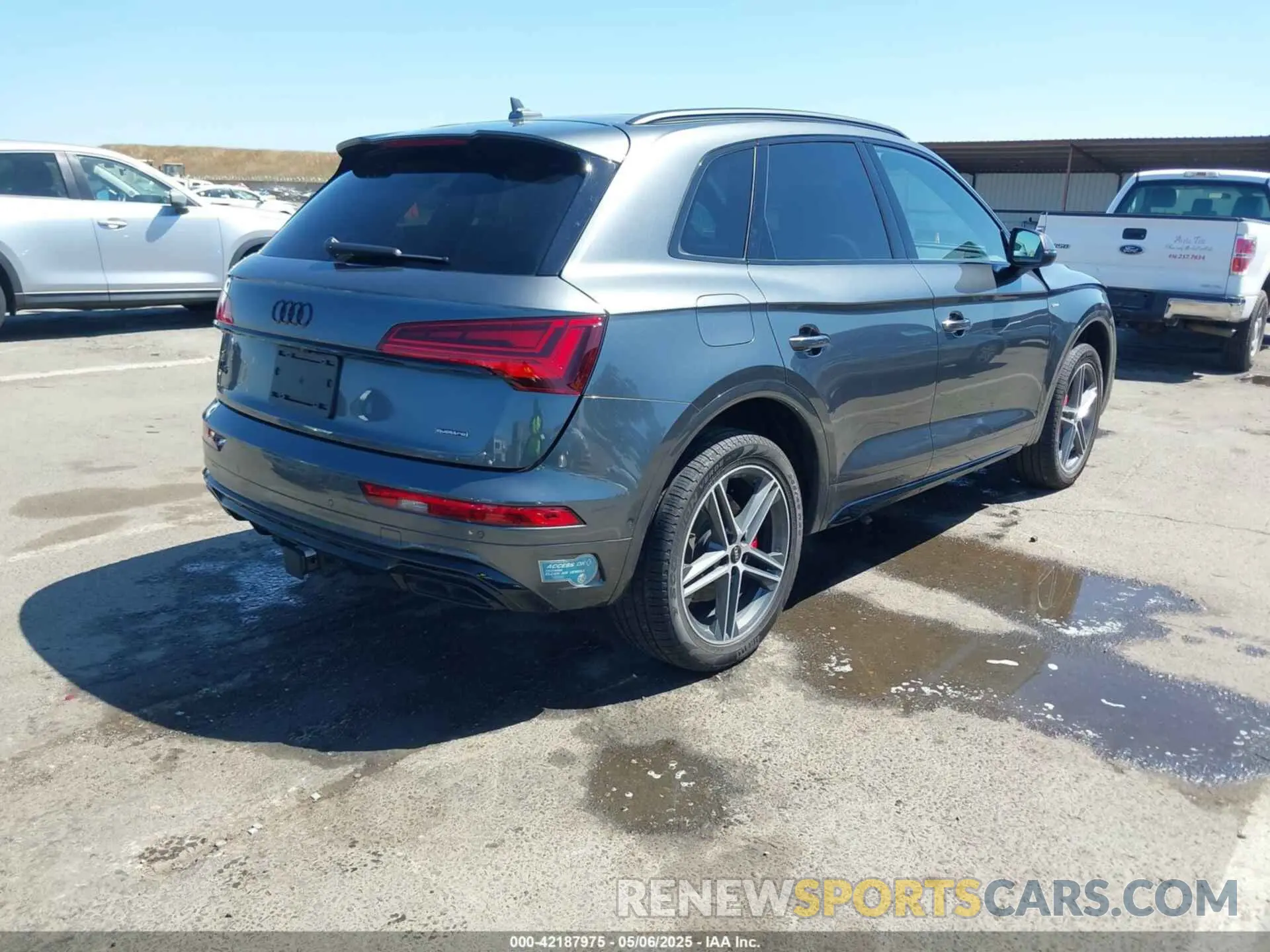 4 Photograph of a damaged car WA1F2AFY1R2100112 AUDI Q5 2024