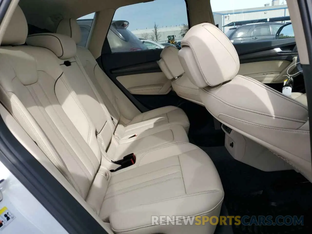 11 Photograph of a damaged car WA1FAAFY2R2103684 AUDI Q5 2024