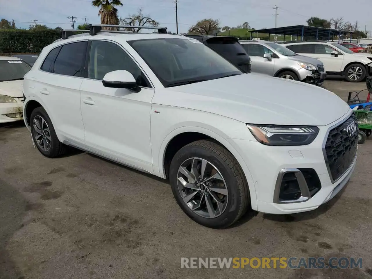 4 Photograph of a damaged car WA1FAAFY2R2103684 AUDI Q5 2024