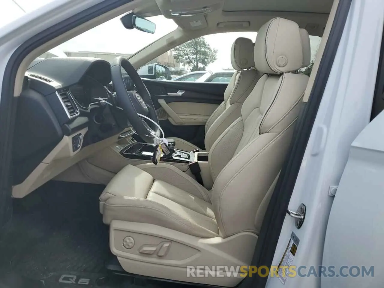 7 Photograph of a damaged car WA1FAAFY2R2103684 AUDI Q5 2024