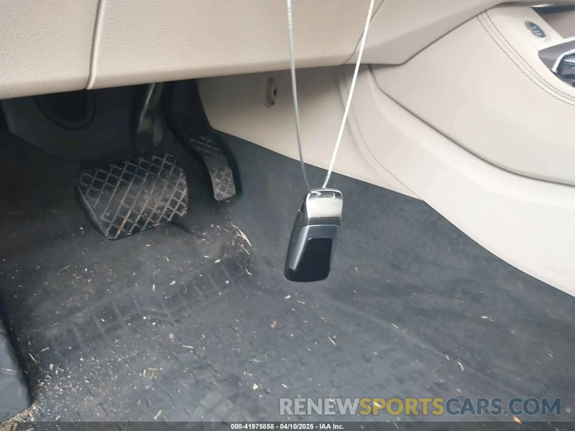 11 Photograph of a damaged car WA1FAAFY8R2007316 AUDI Q5 2024