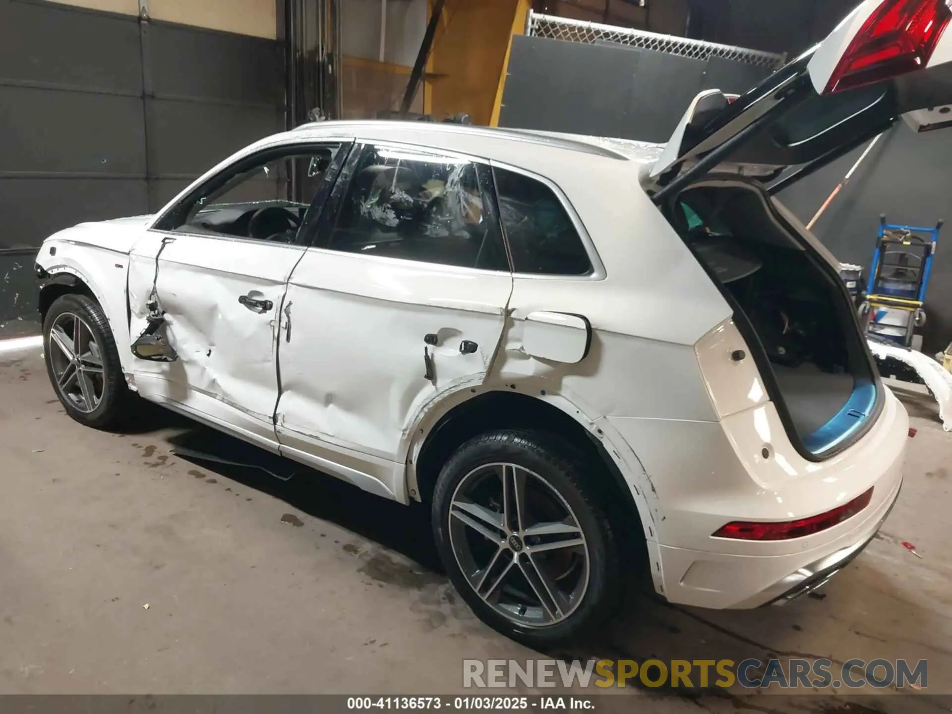 3 Фотография поврежденного автомобиля WA1G2AFY2R2134810 AUDI Q5 2024