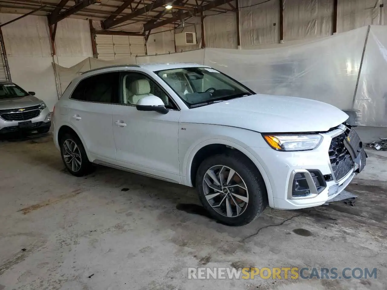 4 Photograph of a damaged car WA1GAAFY1R2095274 AUDI Q5 2024