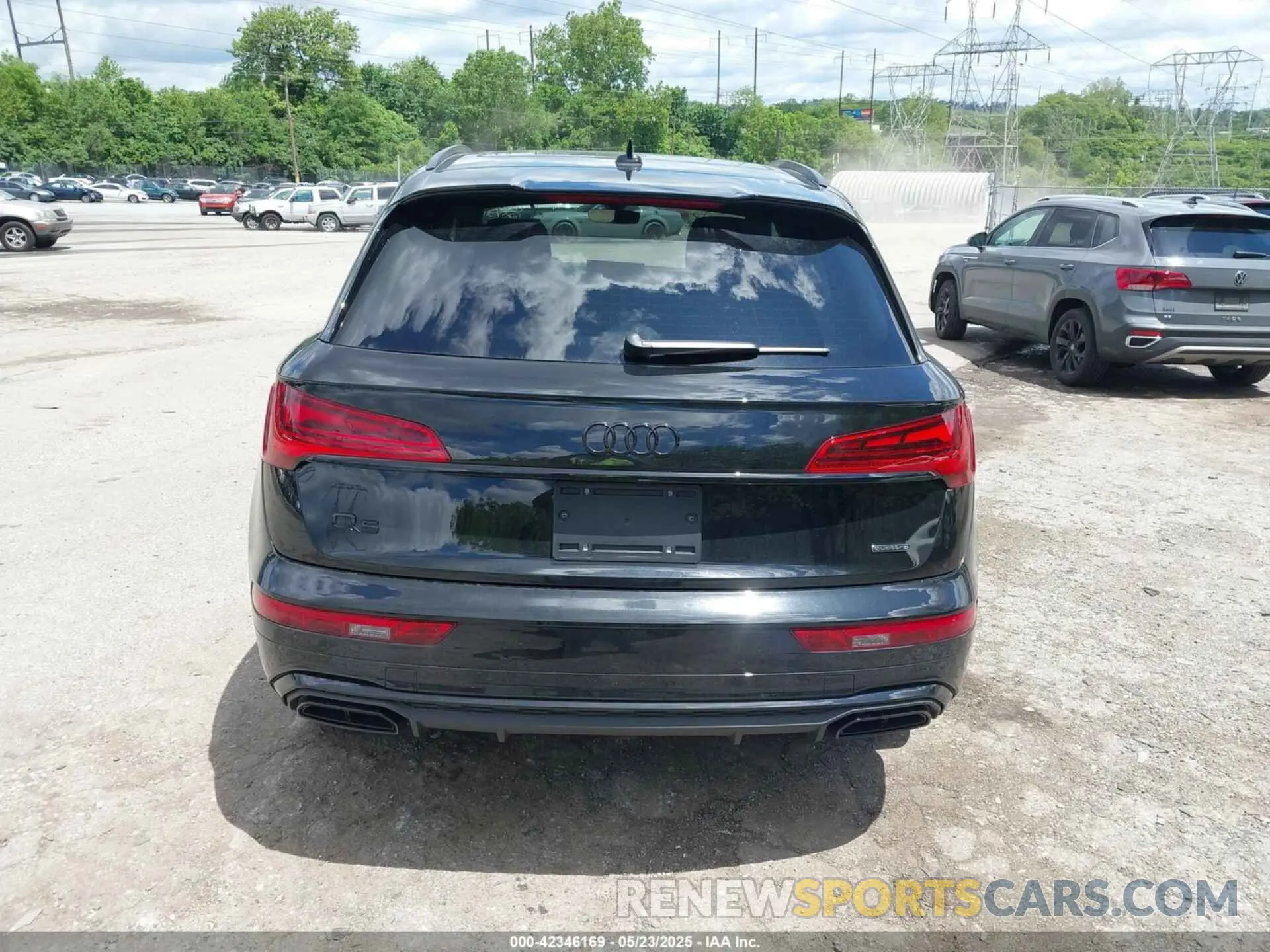 16 Photograph of a damaged car WA1GAAFY3R2113113 AUDI Q5 2024