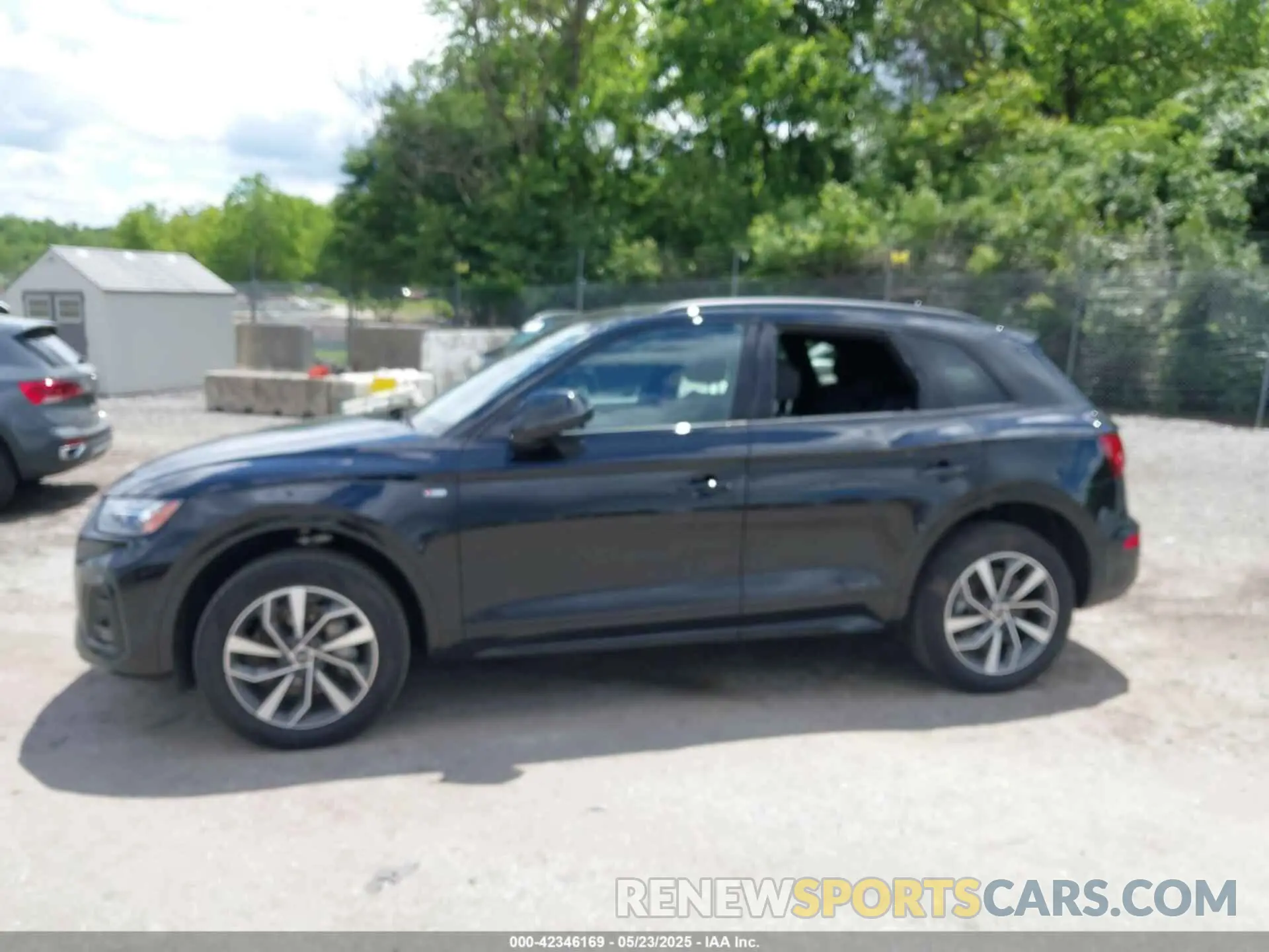 6 Photograph of a damaged car WA1GAAFY3R2113113 AUDI Q5 2024