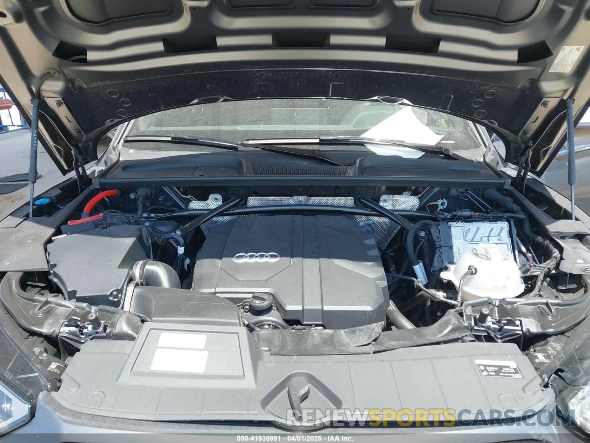 10 Photograph of a damaged car WA1GAAFY5R2109175 AUDI Q5 2024