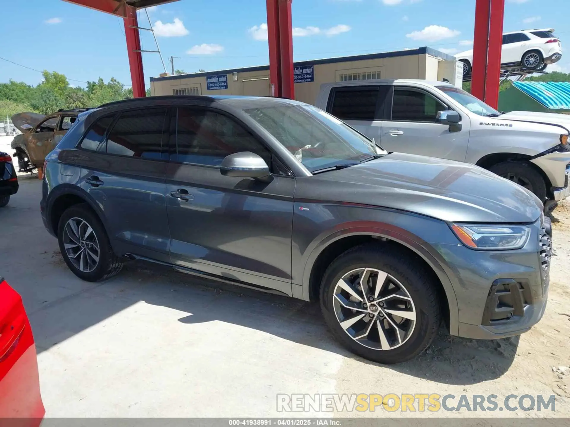 14 Photograph of a damaged car WA1GAAFY5R2109175 AUDI Q5 2024