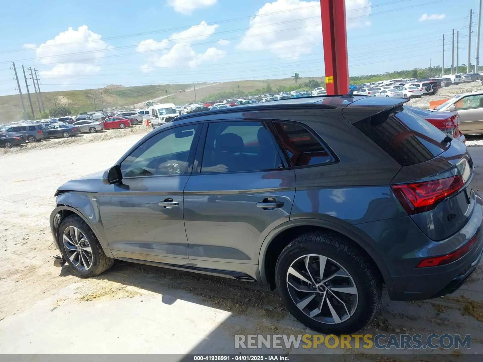 15 Photograph of a damaged car WA1GAAFY5R2109175 AUDI Q5 2024