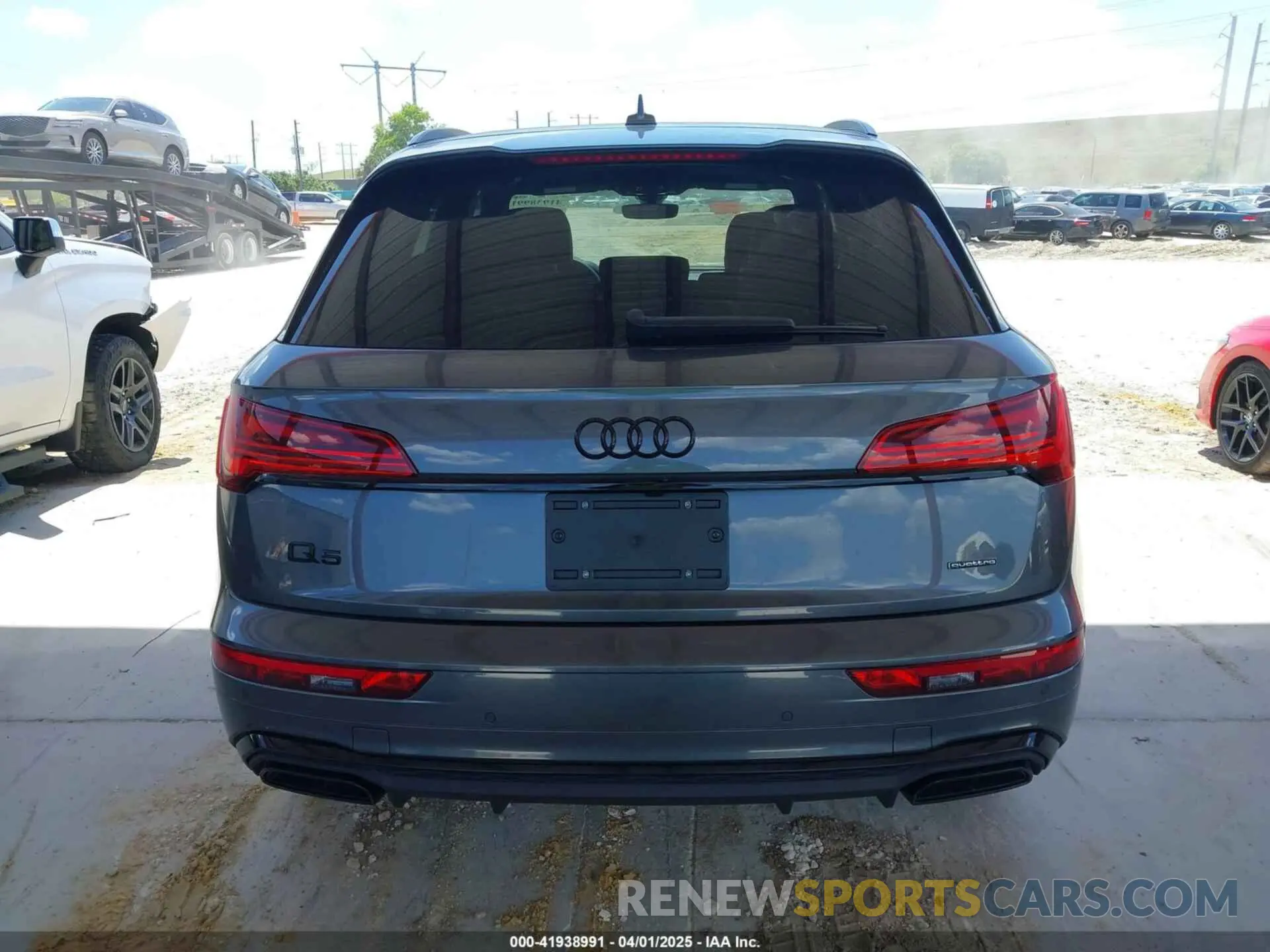 17 Photograph of a damaged car WA1GAAFY5R2109175 AUDI Q5 2024