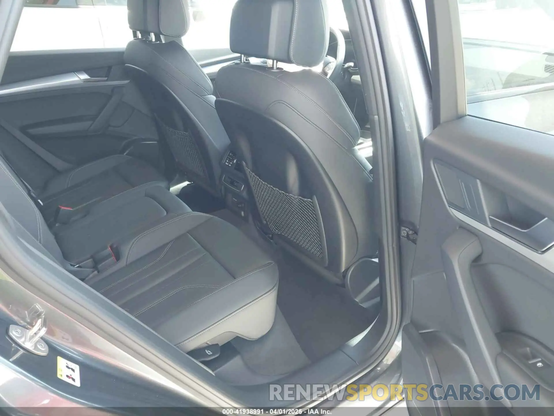 8 Photograph of a damaged car WA1GAAFY5R2109175 AUDI Q5 2024