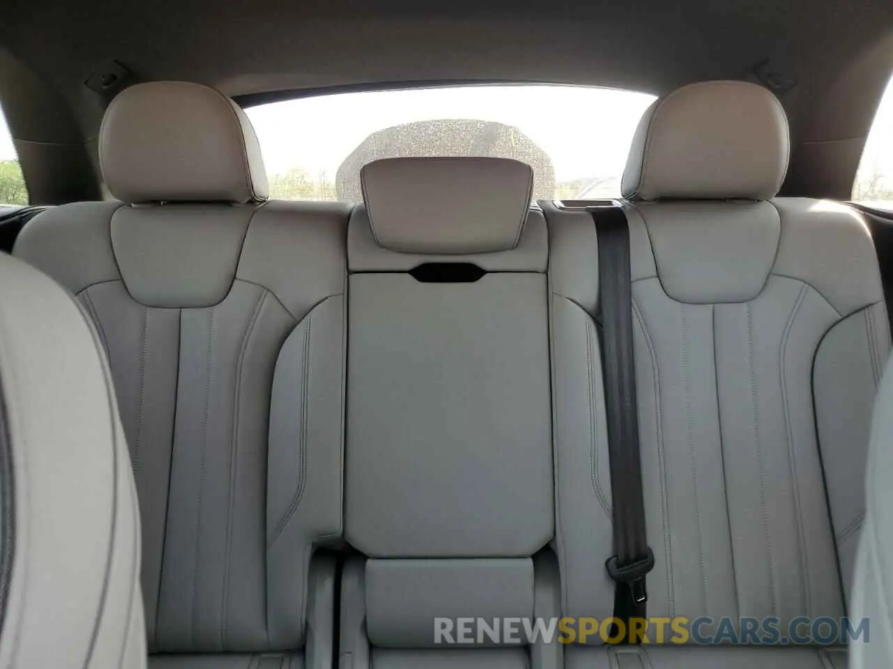 10 Фотография поврежденного автомобиля WA1GAAFY6R2112201 AUDI Q5 2024