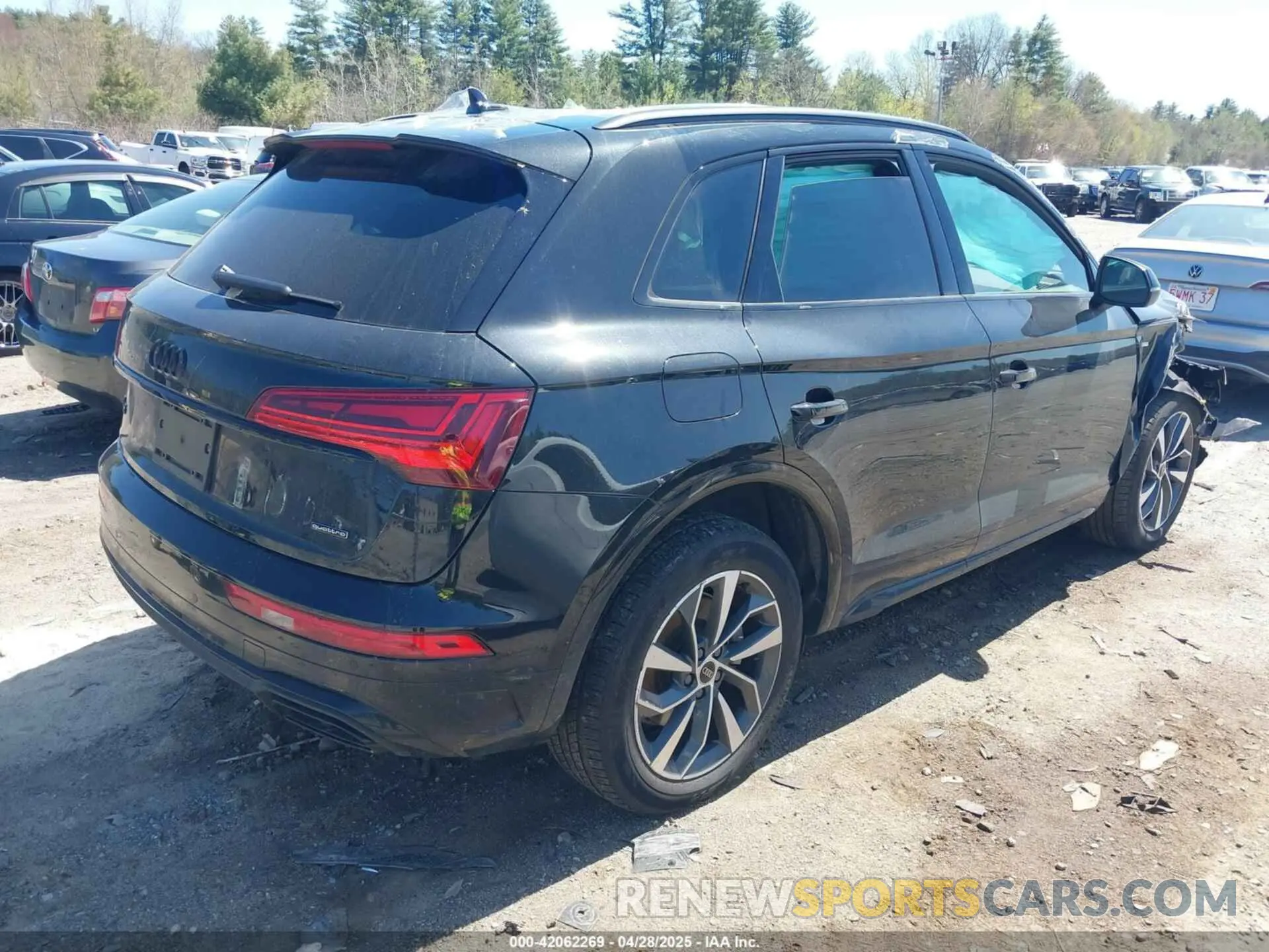 4 Photograph of a damaged car WA1GAAFY7R2118282 AUDI Q5 2024