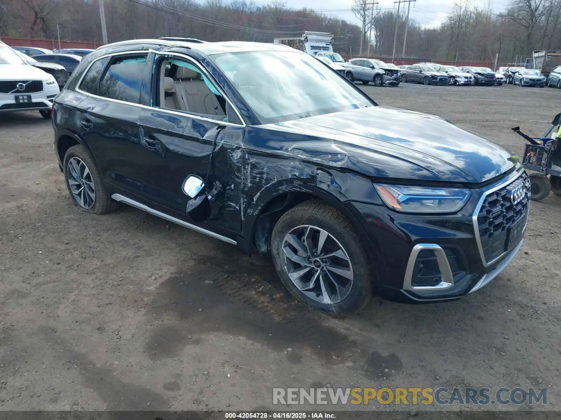 1 Photograph of a damaged car WA1GAAFY8R2043043 AUDI Q5 2024