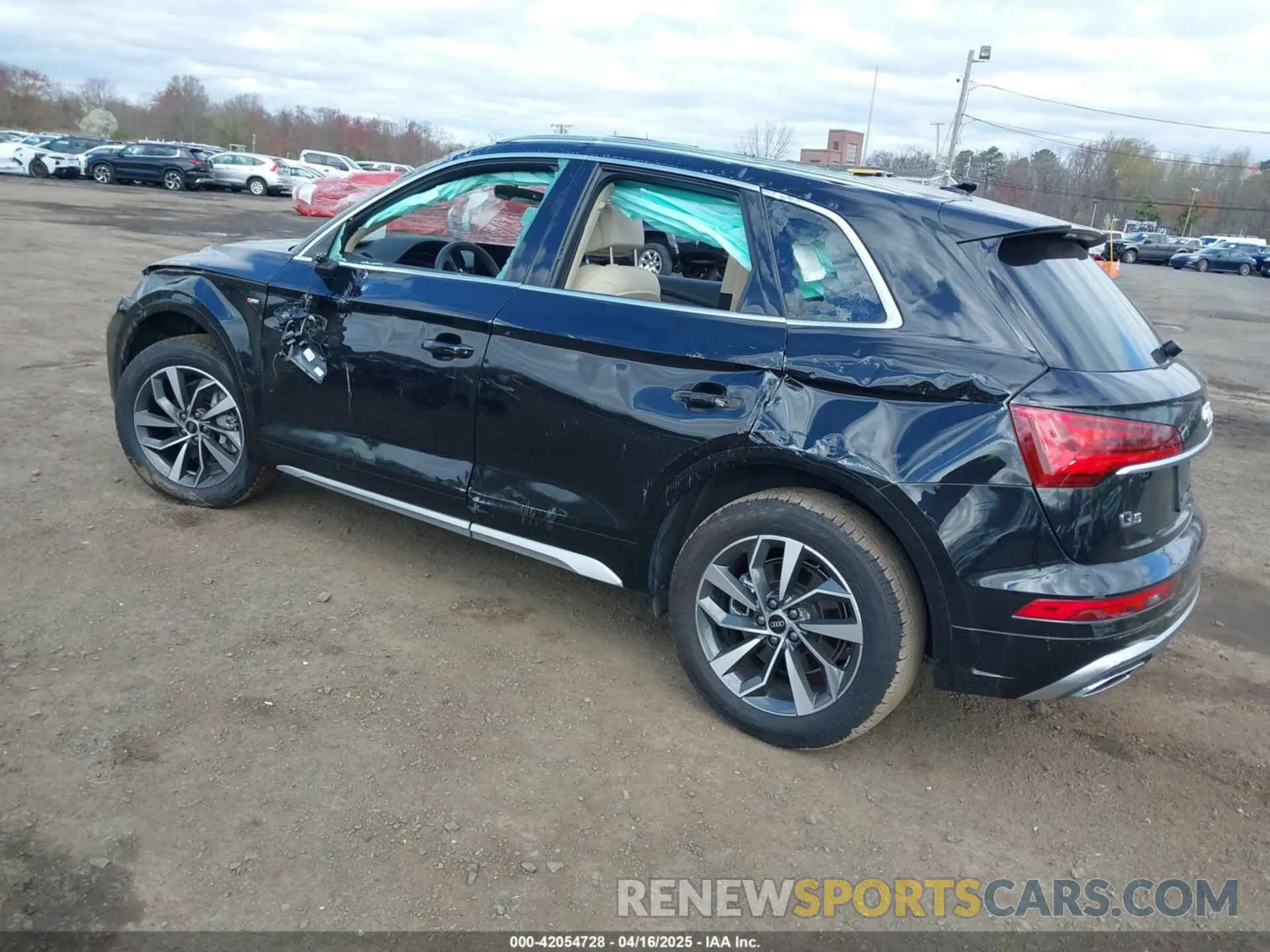 3 Photograph of a damaged car WA1GAAFY8R2043043 AUDI Q5 2024