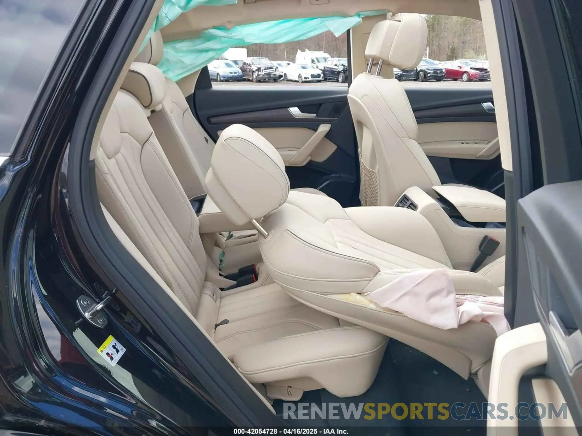 8 Photograph of a damaged car WA1GAAFY8R2043043 AUDI Q5 2024