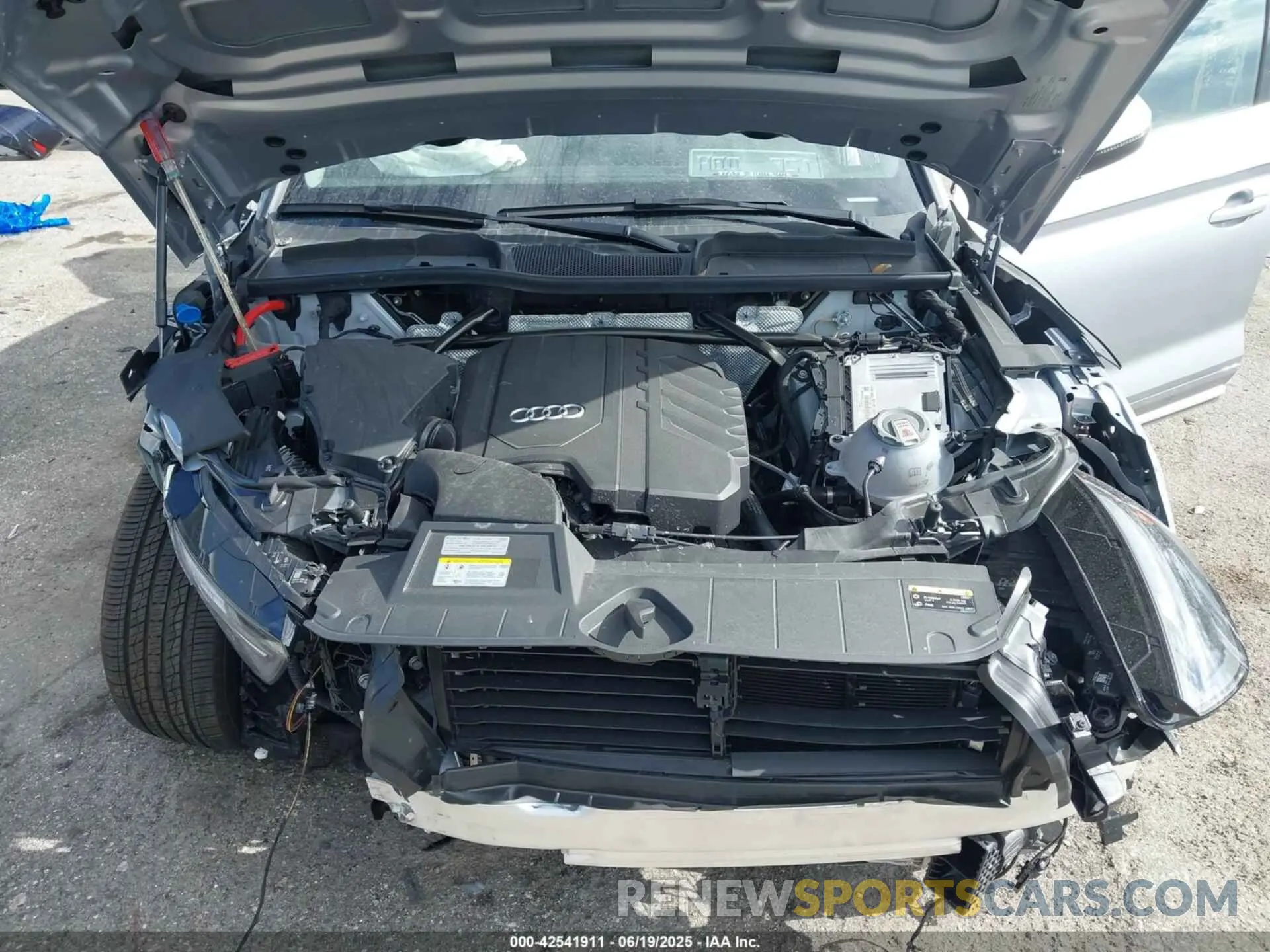 10 Photograph of a damaged car WA1BBAFY3S2027183 AUDI Q5 2025