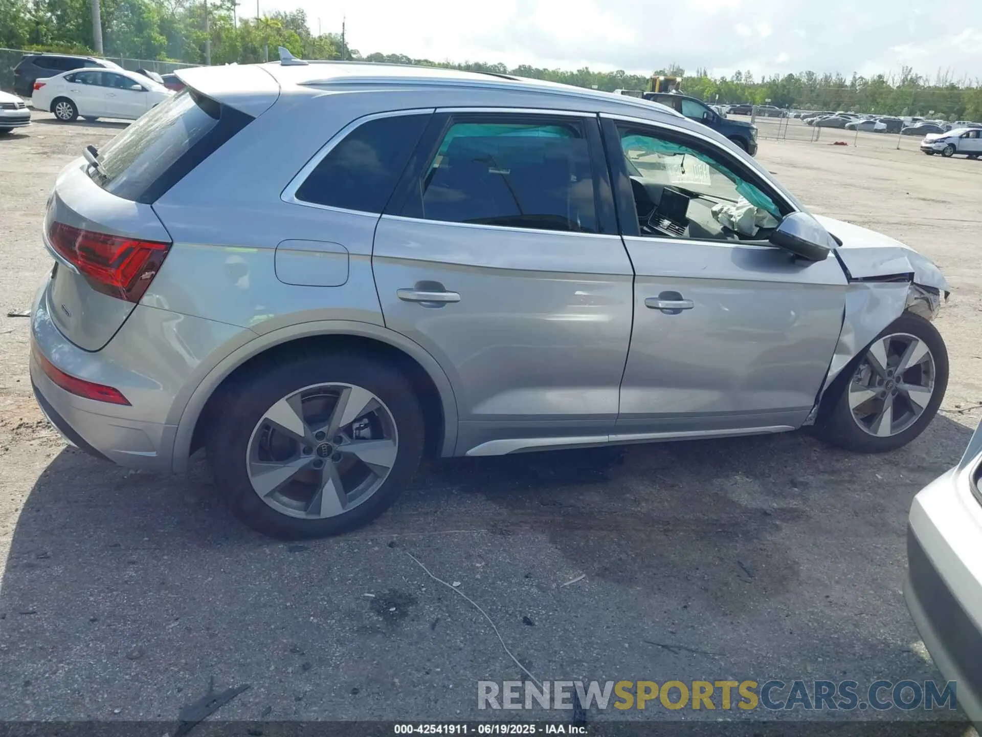 13 Photograph of a damaged car WA1BBAFY3S2027183 AUDI Q5 2025
