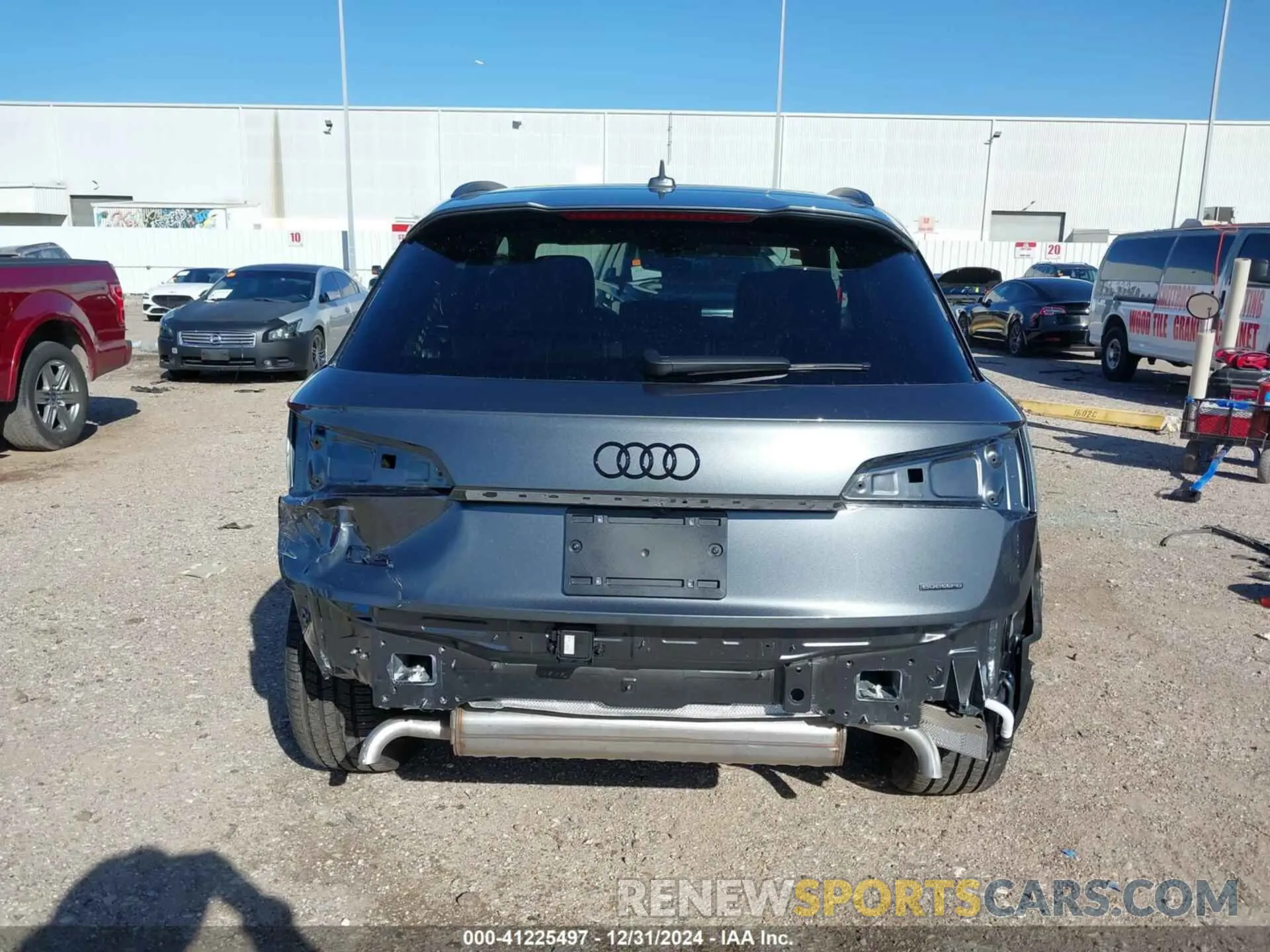 18 Photograph of a damaged car WA1FAAFY1S2004652 AUDI Q5 2025