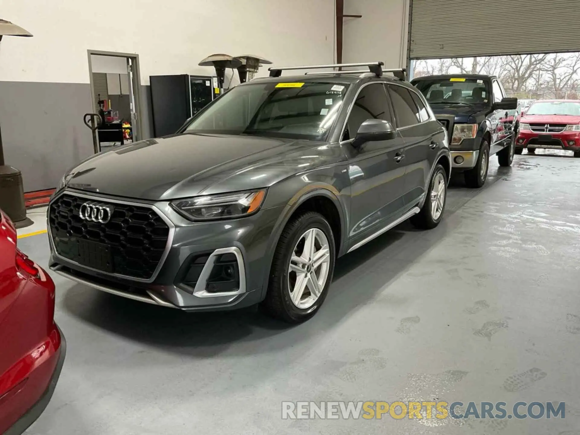 9 Photograph of a damaged car WA1E2AFY8N2084139 AUDI Q5 E 2022