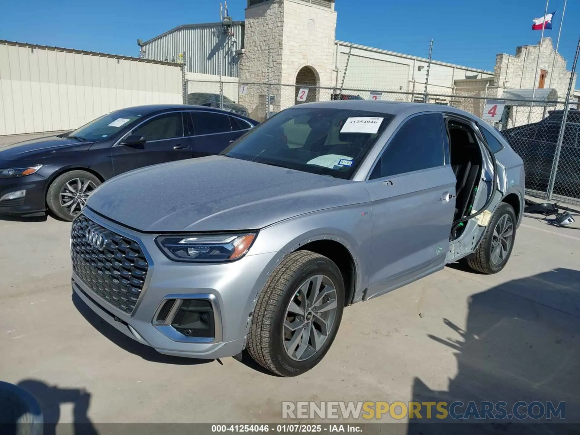 2 Фотография поврежденного автомобиля WA14AAFY7P2112384 AUDI Q5 SPORTBACK 2023