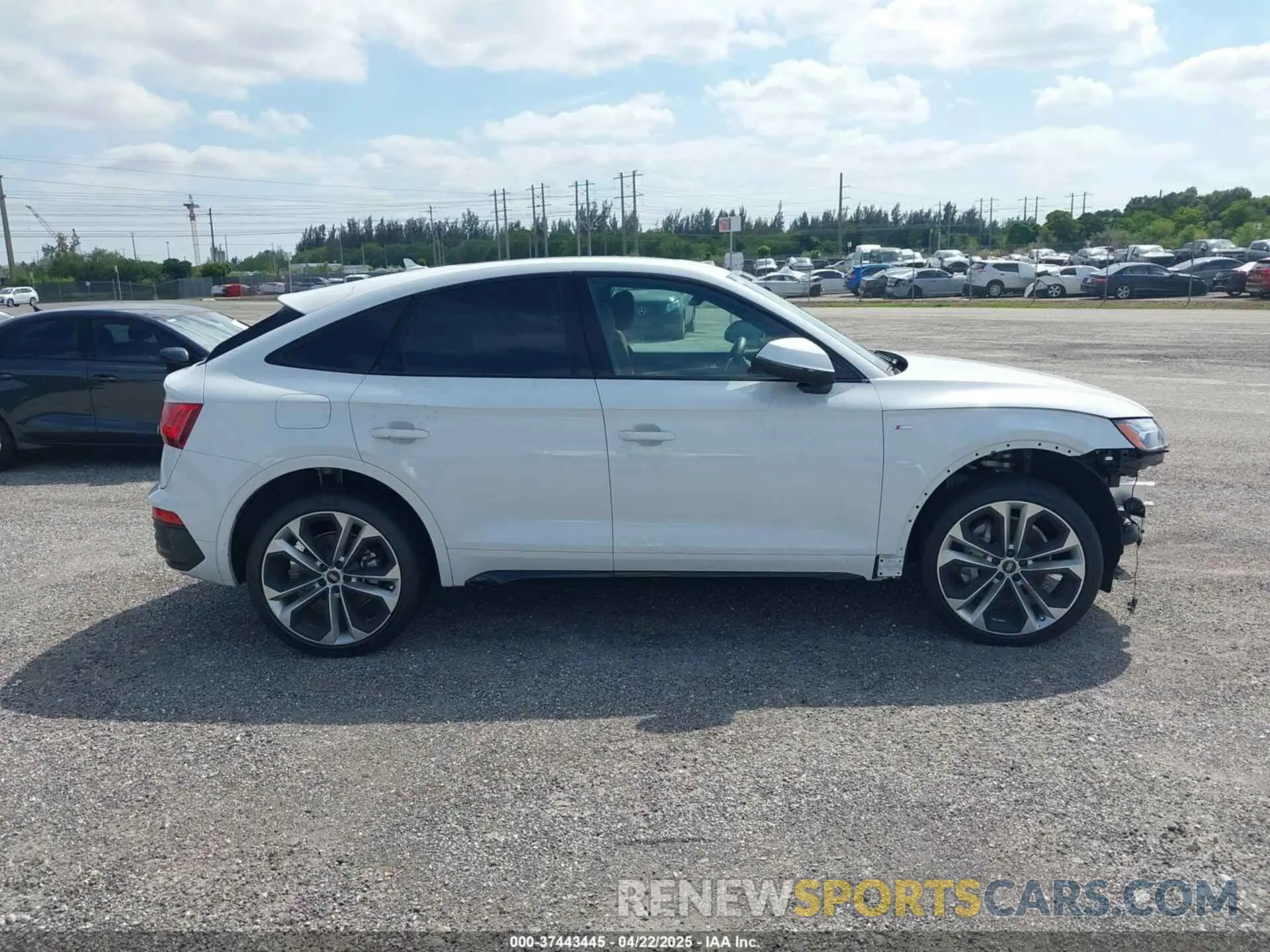13 Photograph of a damaged car WA15AAFY7P2034449 AUDI Q5 SPORTBACK 2023
