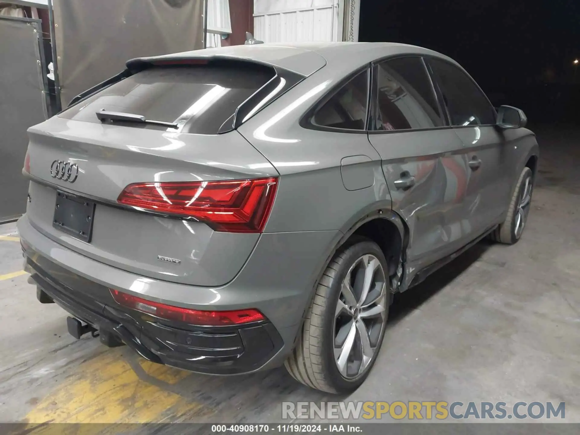 4 Photograph of a damaged car WA15AAFYXR2145161 AUDI Q5 SPORTBACK 2024
