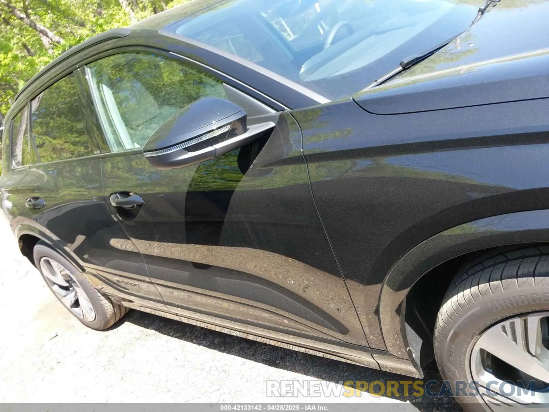 13 Photograph of a damaged car WA124BGF3SA005946 AUDI Q6 E-TRON 2025
