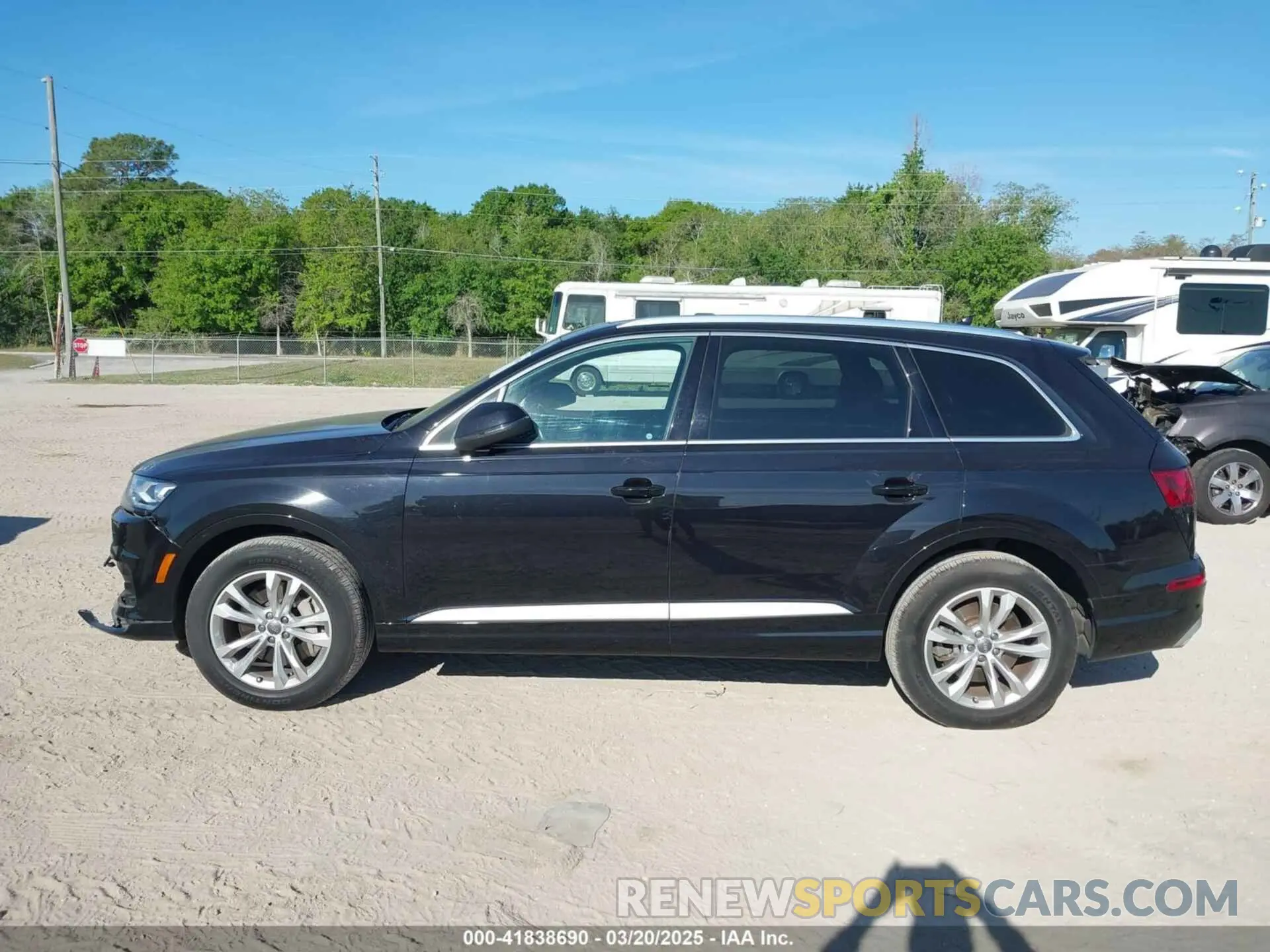 14 Photograph of a damaged car WA1AAAF72KD002186 AUDI Q7 2019