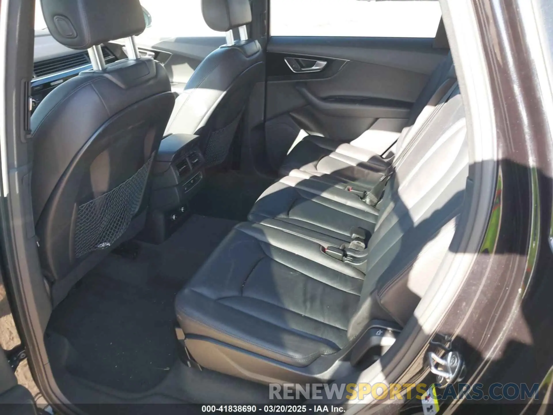 8 Photograph of a damaged car WA1AAAF72KD002186 AUDI Q7 2019