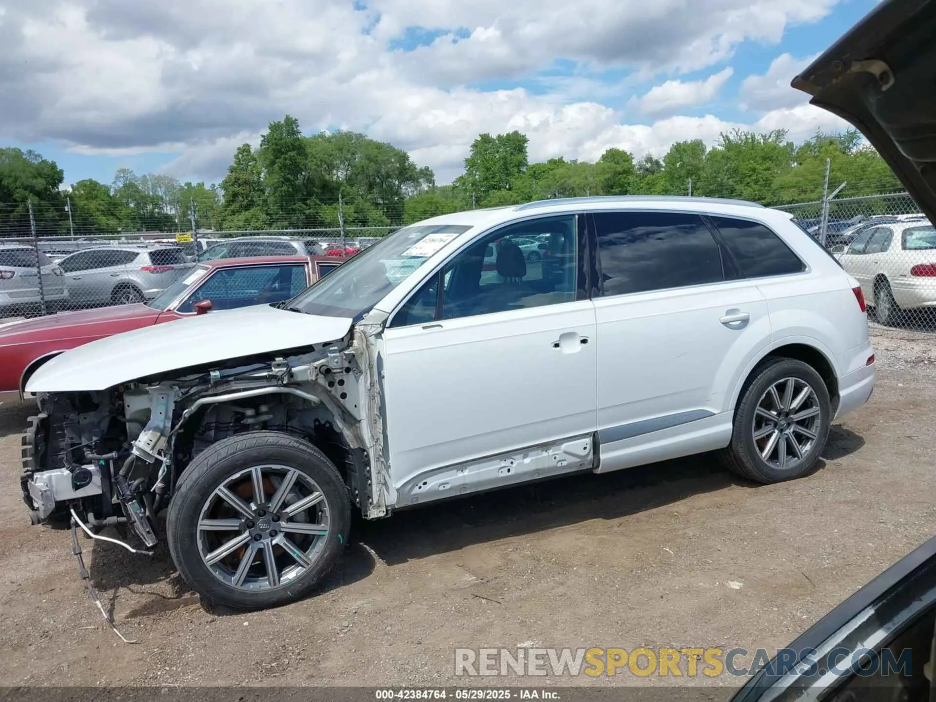 14 Фотография поврежденного автомобиля WA1AAAF75KD002473 AUDI Q7 2019