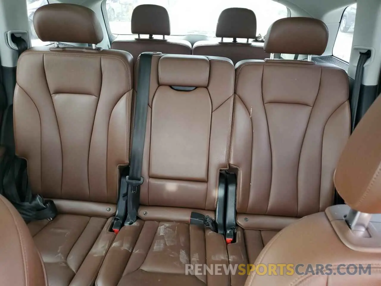 10 Photograph of a damaged car WA1AAAF79KD006929 AUDI Q7 2019