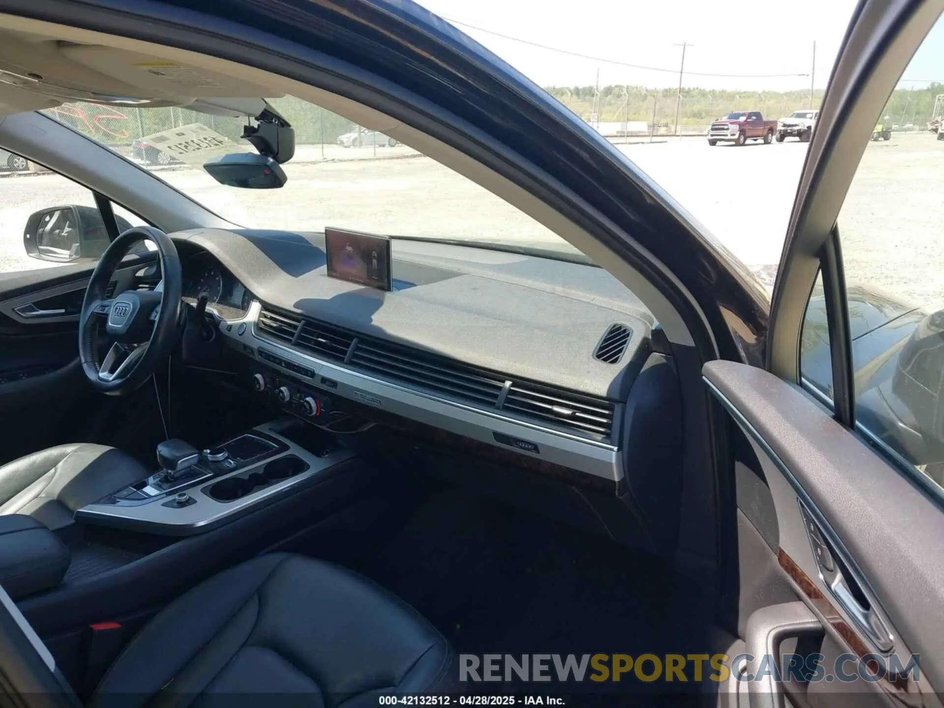 5 Photograph of a damaged car WA1AHAF71KD029374 AUDI Q7 2019