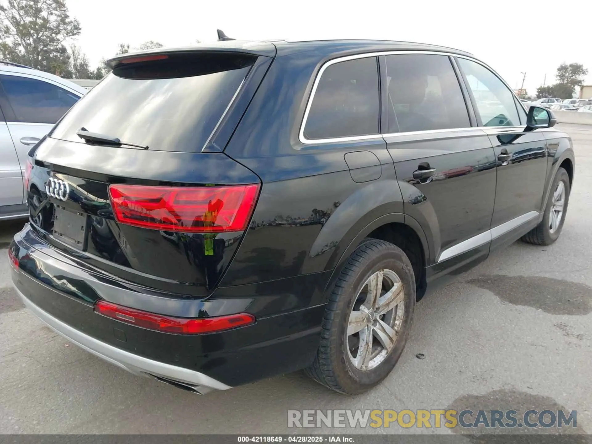 4 Photograph of a damaged car WA1AHAF73KD022295 AUDI Q7 2019
