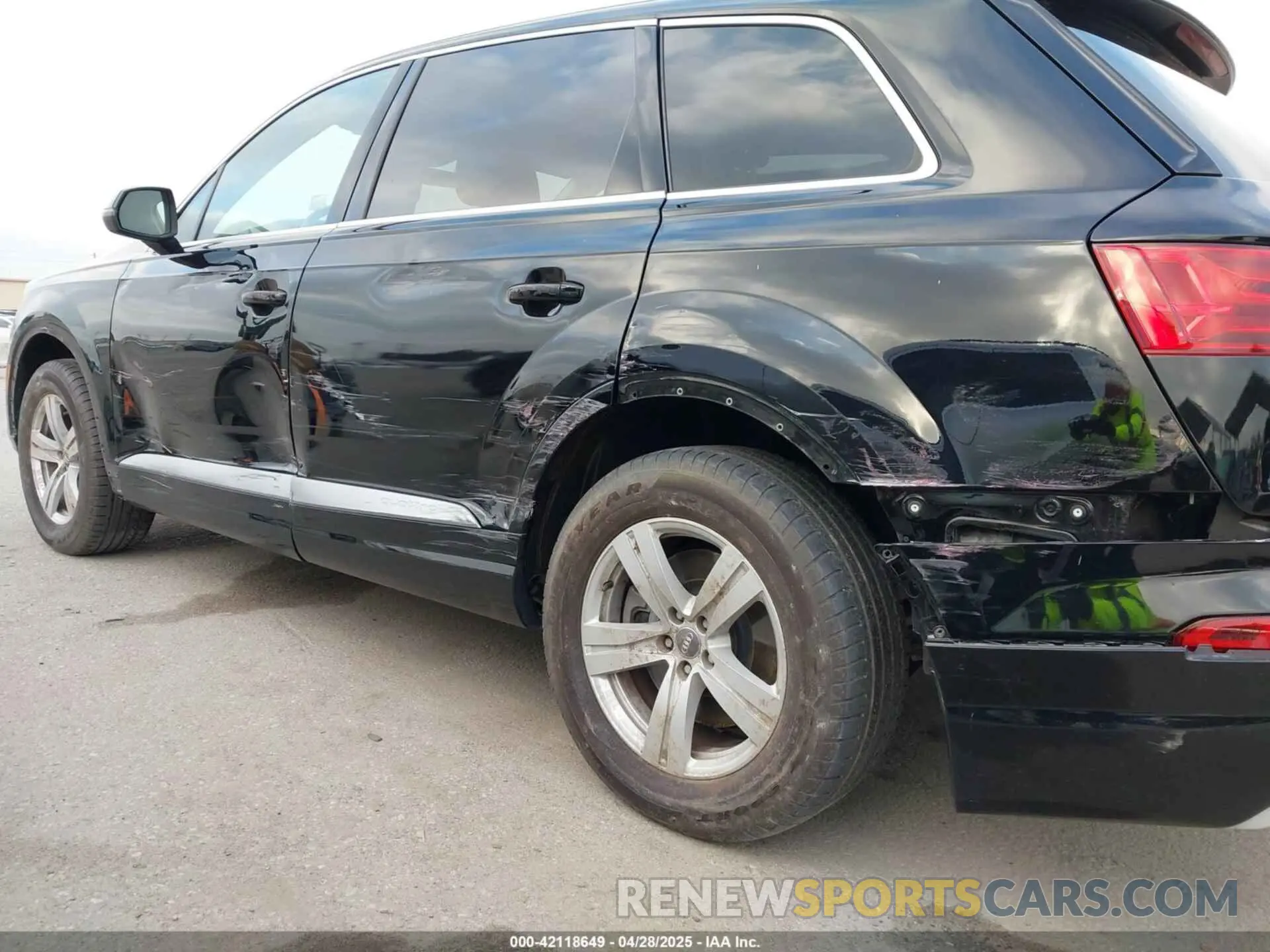 6 Photograph of a damaged car WA1AHAF73KD022295 AUDI Q7 2019