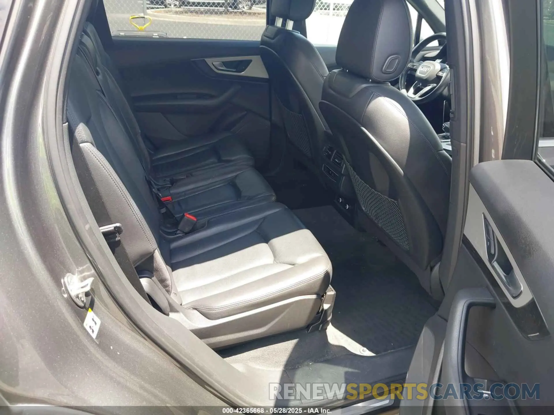 8 Photograph of a damaged car WA1AHAF73KD047665 AUDI Q7 2019