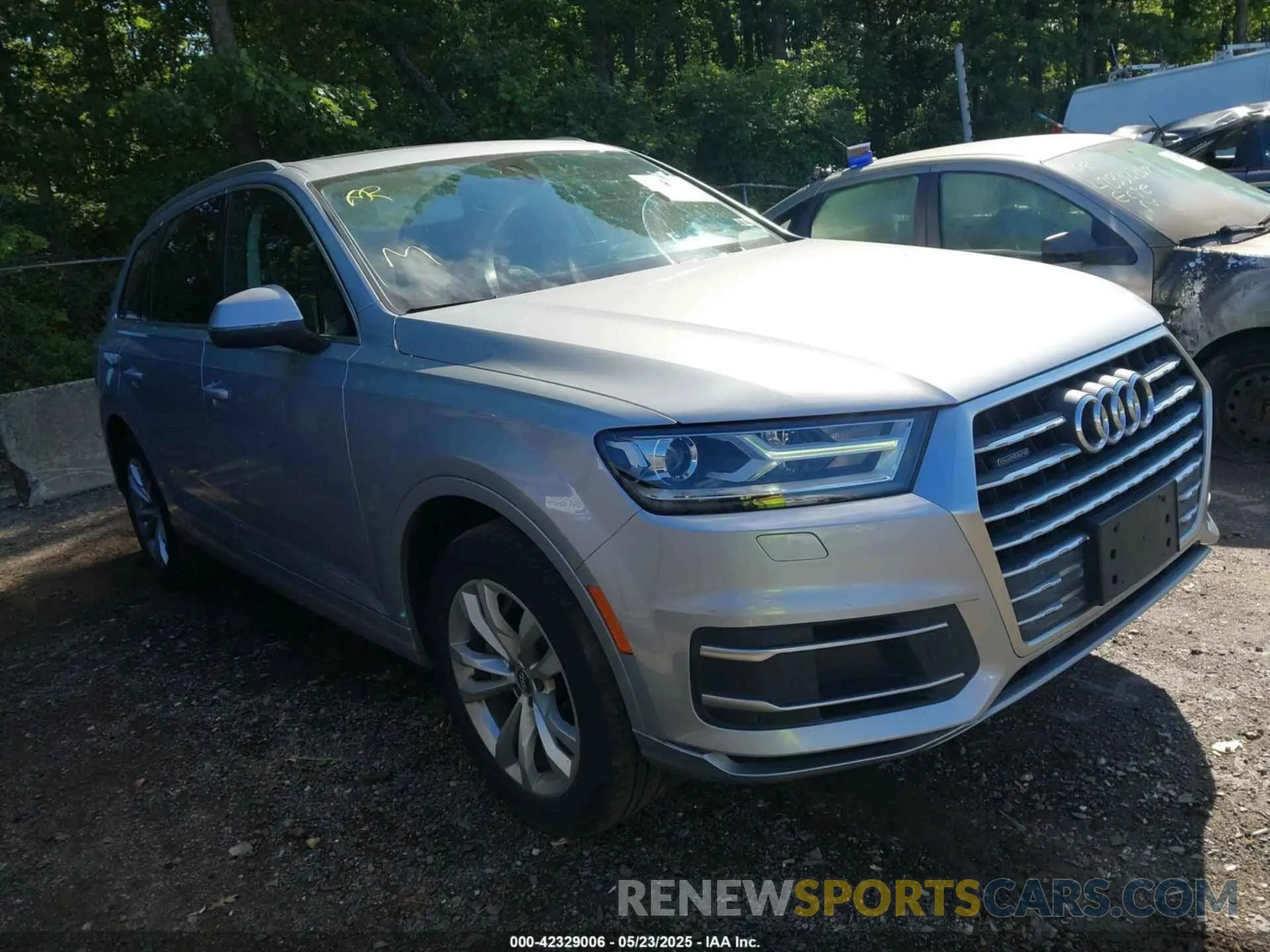 1 Photograph of a damaged car WA1AHAF74KD023911 AUDI Q7 2019